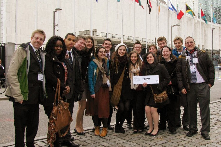 La d&eacute;l&eacute;gation 2013 de l'&Eacute;cole de politique appliqu&eacute;e de l'Universit&eacute; de Sherbrooke au National Model United Nations 