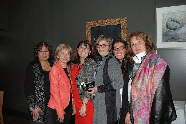 Carole Rivest-Turgeon, directrice des &eacute;tudes, Francine Paquette, directrice g&eacute;n&eacute;rale, Monique Laprise, directrice adjointe au Service de d&eacute;veloppement p&eacute;dagogique, L&eacute;ane Arsenault, directrice de PERFORMA, Marilyn Cantara, conseill&egrave;re p&eacute;dagogique, Julie Lyne Leroux, professeure &agrave; PERFORMA.