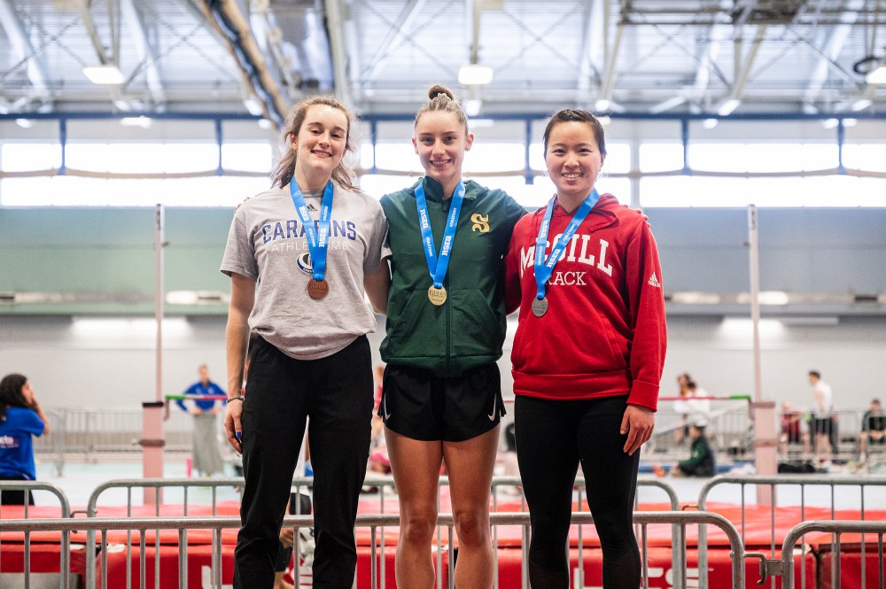 Photo : Matt GariesMaoly St-Germain a remport&eacute; la m&eacute;daille d'or au 60m haies lors du Championnat RSEQ 2023