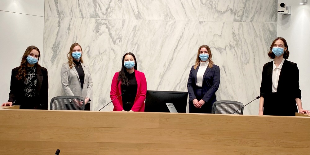 Ann-Fr&eacute;d&eacute;rique Bourgault, Lara Bujold, Alyson Grenier, Audrey Fecteau et Catherine Balogh.