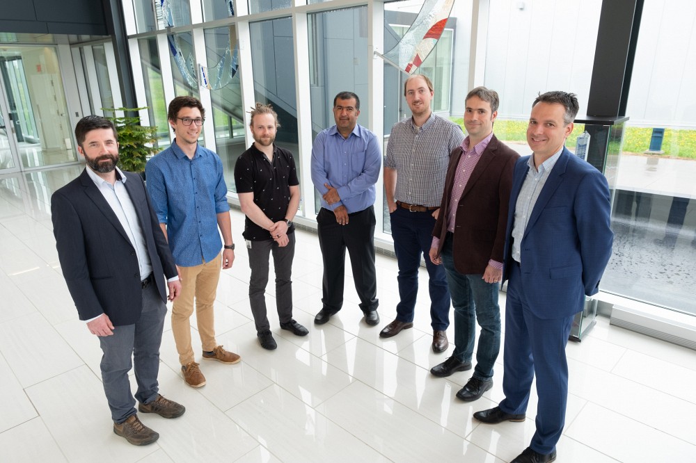 Travailleront sur le projet (en ordre) : Pr Julien Sylvestre, UdeS, J&eacute;r&eacute;my Roussel-Francoeur, stagiaire, Jean-Fran&ccedil;ois Morissette, professionnel de recherche, Omidreza Ghaffari, chercheur postdoctoral, Francis Grenier, ing&eacute;nieur chez Systemex &Eacute;nergies, Simon Jasmin, directeur des technologies chez Systemex &Eacute;nergies, et Patrice Lavoie, vice-pr&eacute;sident, ventes et d&eacute;veloppement des affaires, Varitron Technologies.