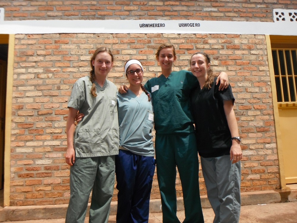 Laurence Lapointe, Camille Latreille, Marie-Philippe Bergeron et St&eacute;phanie Lanthier-Labont&eacute;, &eacute;tudiantes en m&eacute;decine &agrave; l&rsquo;Universit&eacute; de Sherbrooke.