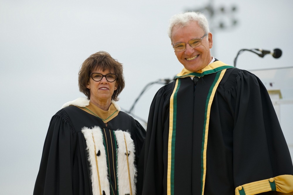 La rectrice Luce Samoisette et Rachid Deriche, docteur d'honneur en sciences.
