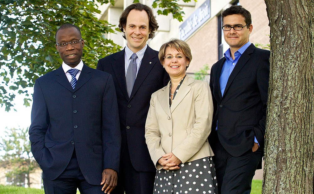 La nouvelle direction : Arthur Oula&iuml;, le doyen S&eacute;bastien Lebel-Grenier, &Eacute;liane-Marie Gaulin et Mathieu Devinat.