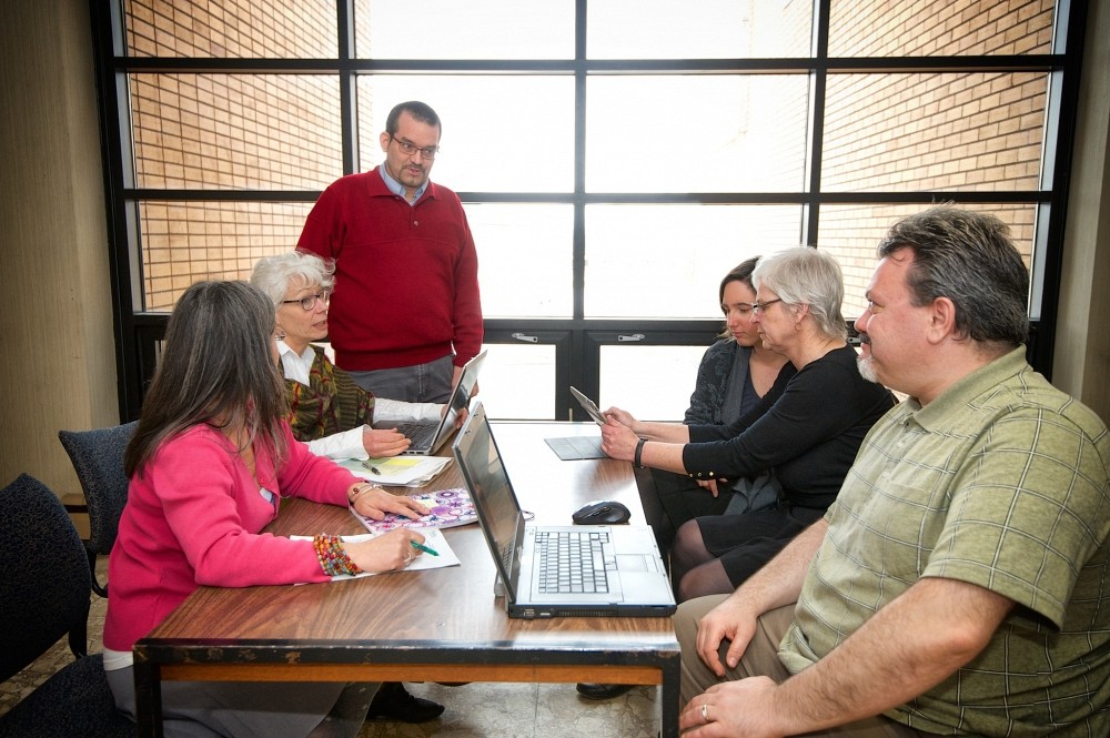 Les membres de la cellule de veille du Service de soutien &agrave; la formation : Francheska Gaulin, Lise Lafrance, Jean-S&eacute;bastien Dub&eacute;, Catherine Valli&egrave;res, Sonia Morin et Marc Couture. Absent sur la photo&nbsp;: &Eacute;ric Chamberland.