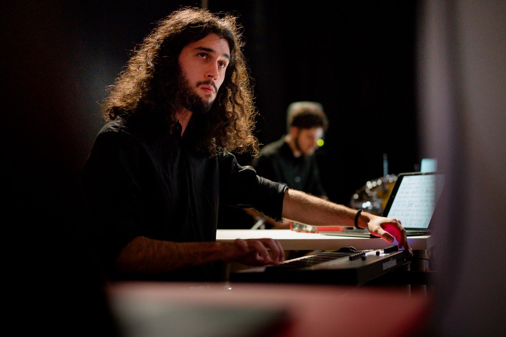 Neufs &eacute;tudiants et &eacute;tudiantes de l'&Eacute;cole de musique ont offert la toute premi&egrave;re prestation du&nbsp;Lab Universitaire de Musique, Innovation &Eacute;lectroacoustique et Recherche &agrave; Sherbrooke (Lumi&bull;e&bull;res).
