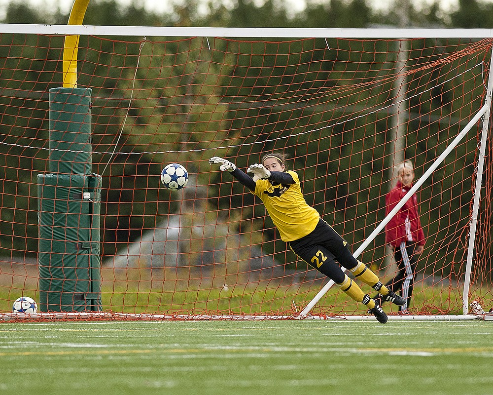 La gardienne Elena Waldispuehl a &eacute;t&eacute; bombard&eacute;e en deuxi&egrave;me demie, c&eacute;dant malheureusement deux fois en deux minutes.