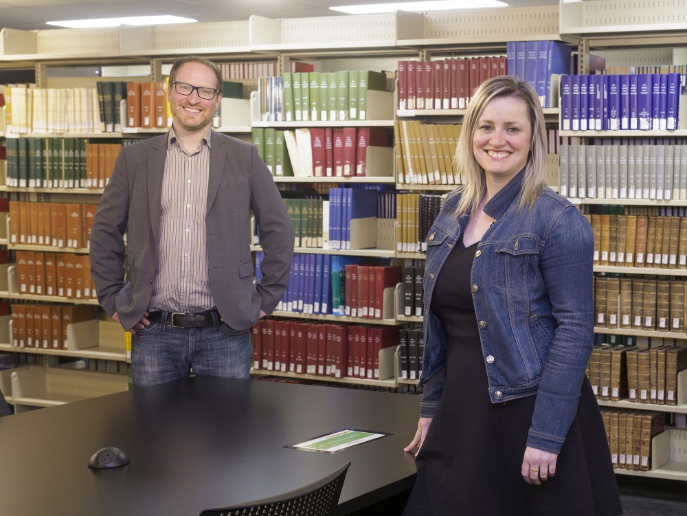 Le Pr Guillaume Rousseau,&nbsp;vice-doyen aux &eacute;tudes et &agrave; l&rsquo;innovation, et&nbsp;Me D&eacute;borah Montambault-Trudelle, coordonnatrice aux cliniques juridiques de la Facult&eacute; de droit, copilotent le projet avec l'OQLF.