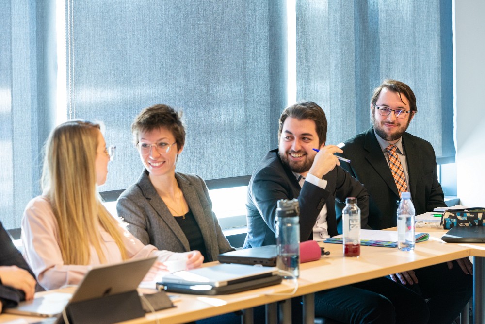 Ce nouveau cheminement doctoral en &eacute;thique et politique appliqu&eacute;es s&rsquo;inscrit dans la tradition et la culture propre &agrave; l&rsquo;Universit&eacute; de Sherbrooke, privil&eacute;giant une approche pratique et interdisciplinaire.