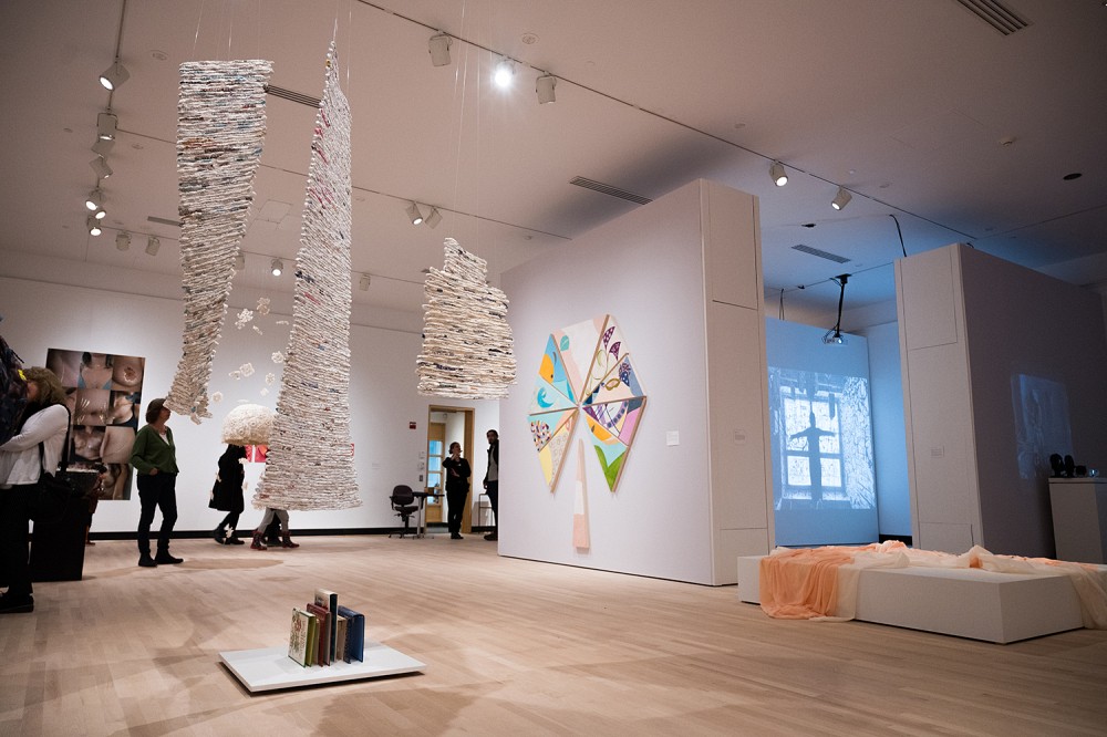 Dans les yeux de l'autre est pr&eacute;sent&eacute;e &agrave; la Galerie d'art Antoine-Sirois jusqu'au 7 mai 2023. Elle est aussi accessible sous forme d'exposition virtuelle.