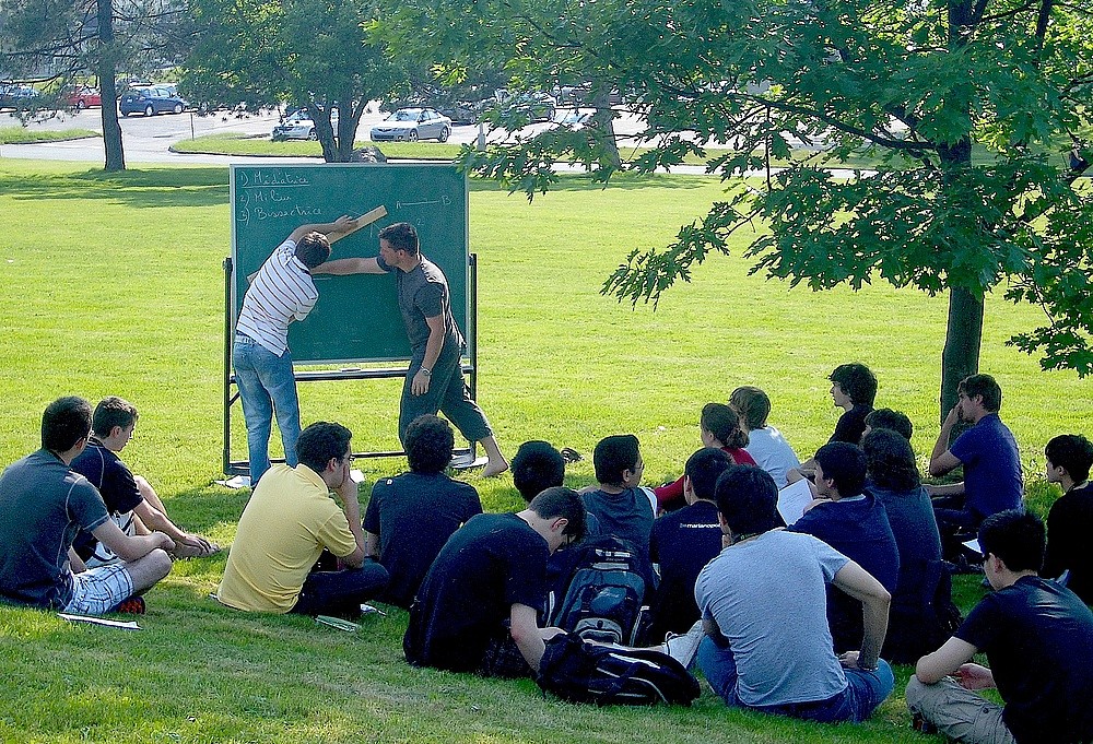 Classe verte pour ce cours de math&eacute;matique donn&eacute; par le coordonnateur acad&eacute;mique Mario Lambert, dans le cadre du camp de l'AMQ.