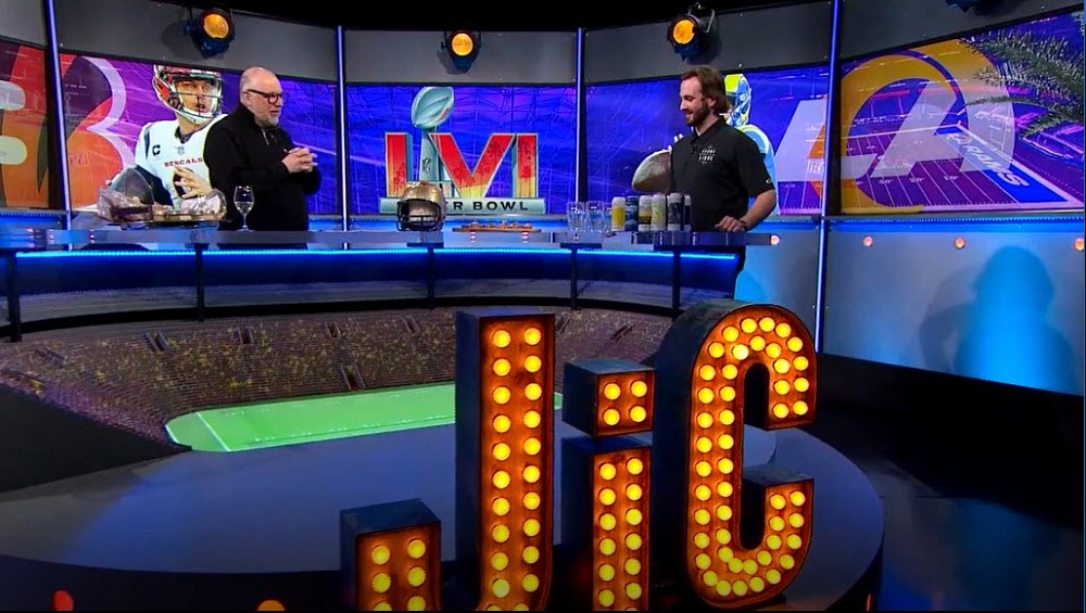 Colin Primeau-Verreault a accept&eacute; &agrave; pied lev&eacute; d'aller parler des produits de son&nbsp; employeur en direct &agrave; TVA Sports!