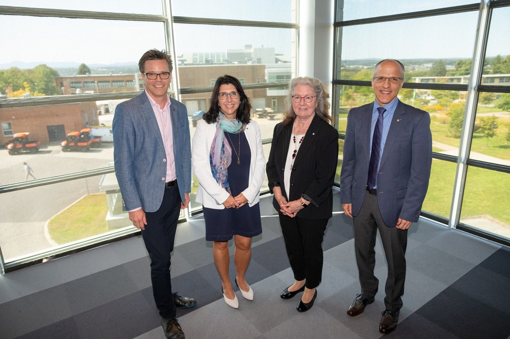 Le doyen de la Facult&eacute; de g&eacute;nie, Pr Patrik Doucet, la vice-doyenne &agrave; l'&Eacute;DI, Pre Nathalie Roy, la nouvelle docteure d'honneur en g&eacute;nie, Pre Claire Desch&ecirc;nes, et le recteur, Pr Pierre Cossette.