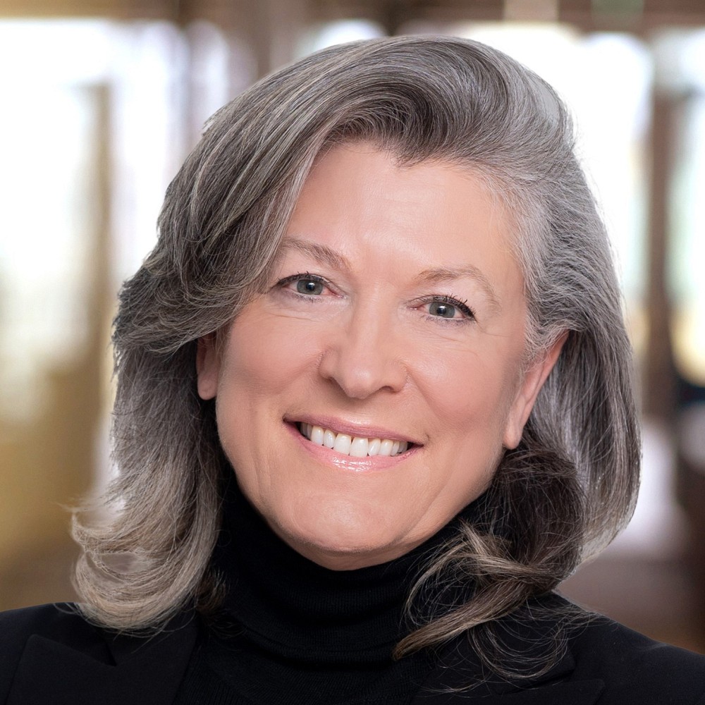 Madame Chantal Bernier, dipl&ocirc;m&eacute;e de l'UdeS