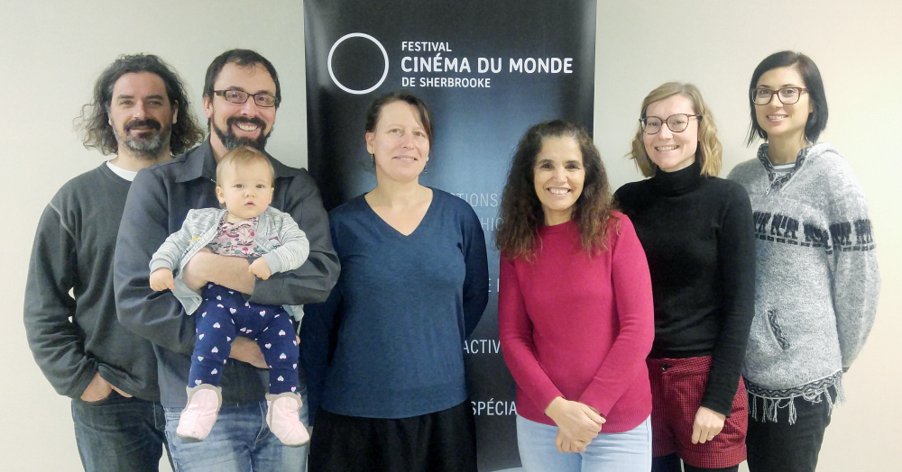 De gauche &agrave; droite&nbsp;: Christian Petit,&nbsp;Jean-Fran&ccedil;ois Hamel (avec b&eacute;b&eacute; Ella) et&nbsp;H&eacute;lo&iuml;se Duhaime, de l'Universit&eacute; de Sherbrooke;&nbsp;Malika Bajjaje, Aur&eacute;lie Caudron et&nbsp;Katherine H&eacute;bert Metth&eacute;, du FCMS. 
