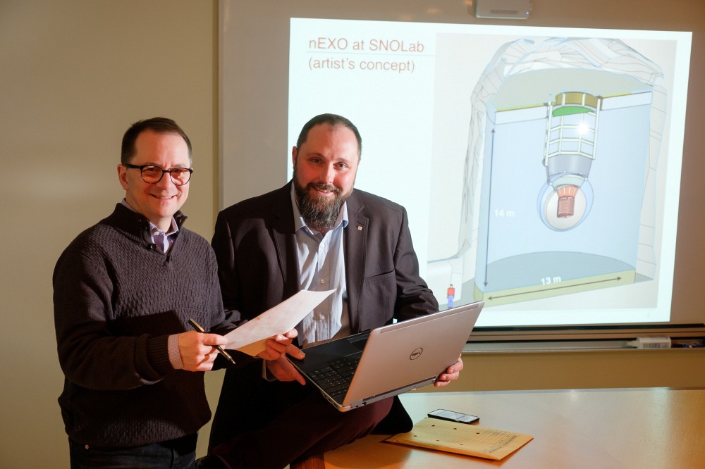 Les Prs Serge Charlebois et Jean-Fran&ccedil;ois PratteNote :&nbsp;image prise en f&eacute;vrier, avant que les mesures de distanciation soient en vigueur