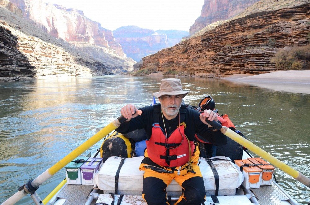 Capitaine de bateau lors de la descente de la rivi&egrave;re Colorado.