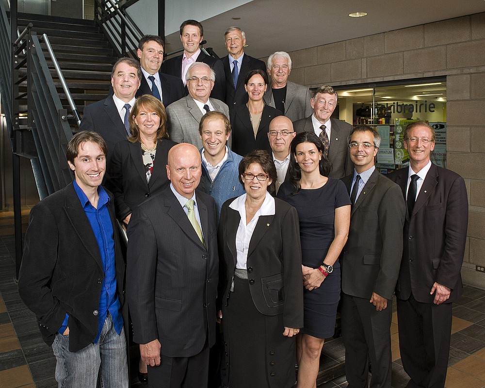 Des membres du conseil d'administraion 2011-2012 de La Fondation de l'Universit&eacute; de Sherbrooke.