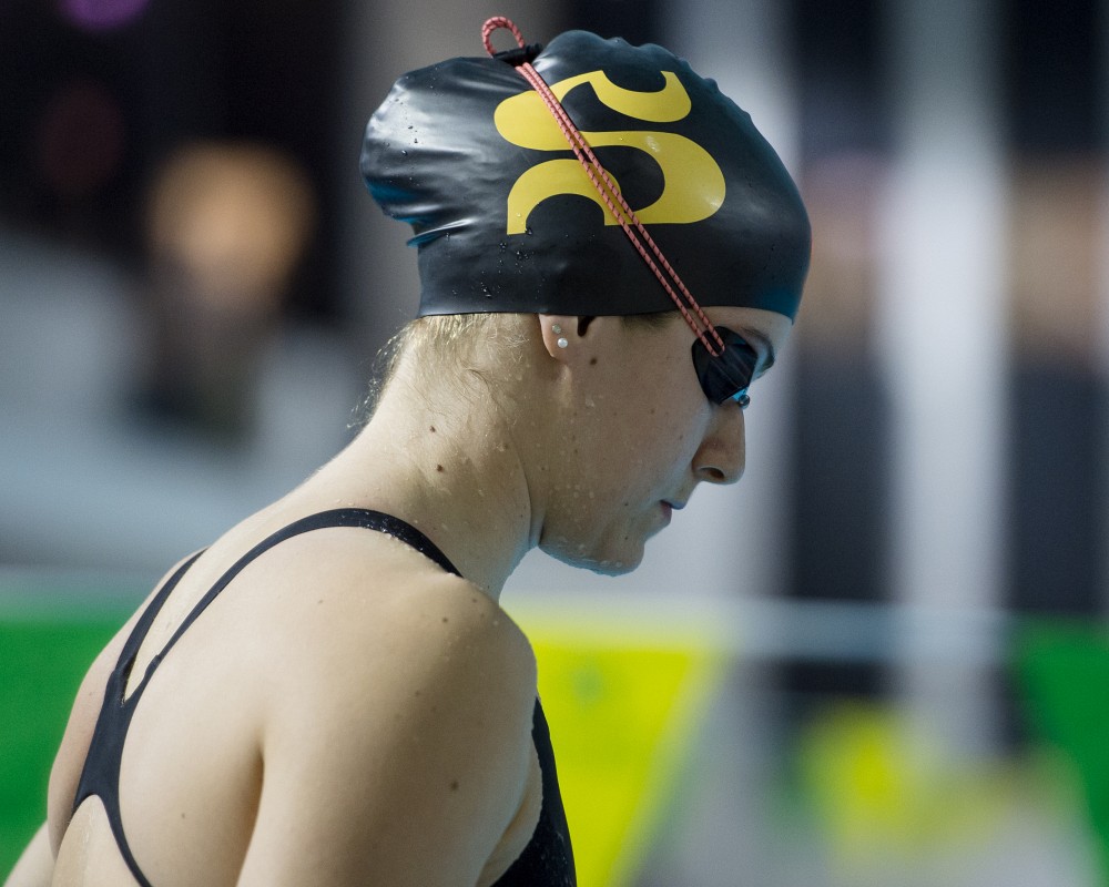 La nageuse &eacute;toile du Vert & Or Simonne Couture.