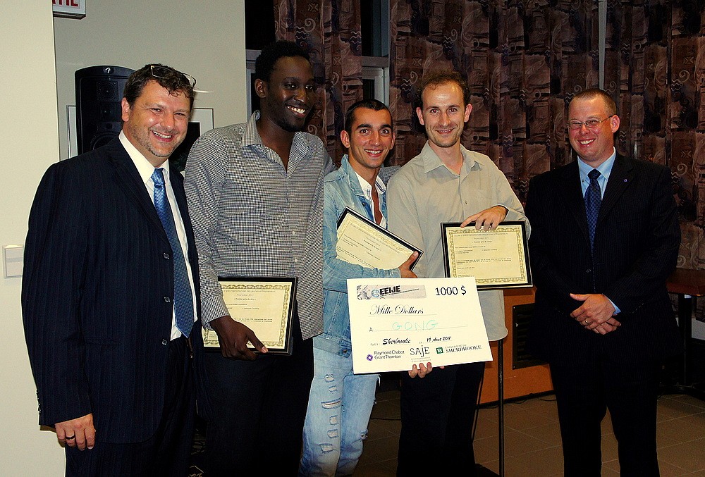 Vincent Lecorne, pr&eacute;sident d'honneur de l'&Eacute;&Eacute;IJE 2011, Nahouolo Coulibaly, Gr&eacute;gory Giovannone, &Eacute;milien Mathia et Shawn Frost, associ&eacute; chez RCGT de Sherbrooke.