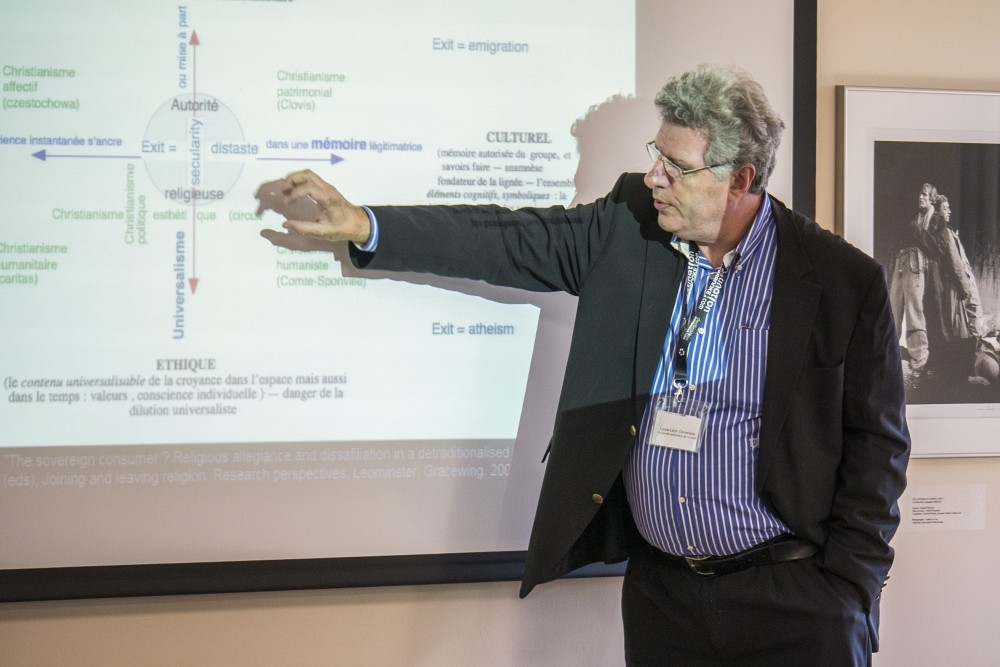 Louis-L&eacute;on Christians est docteur en droit, docteur en droit canonique et professeur &agrave; l&rsquo;Universit&eacute; catholique de Louvain, o&ugrave; il est titulaire de la Chaire de droit des religions.