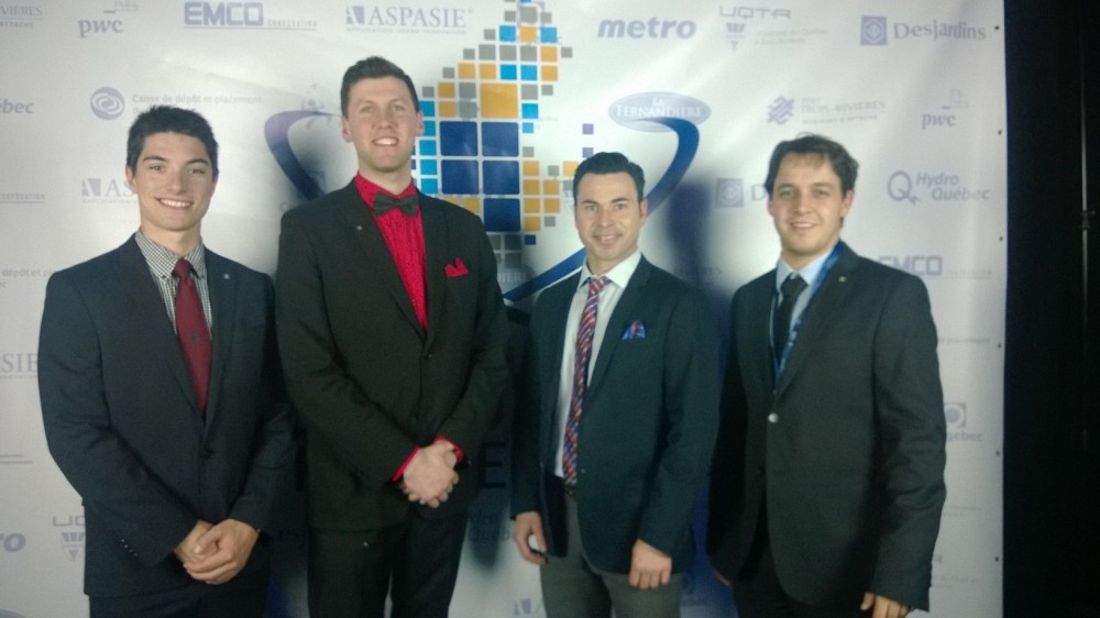 L'&eacute;quipe en syst&egrave;mes d'information de gestion compos&eacute;e de Marc-Antoine Caya, Jean-Charles Moy, le professeur Olivier Caya et Jonathan Chouinard. 