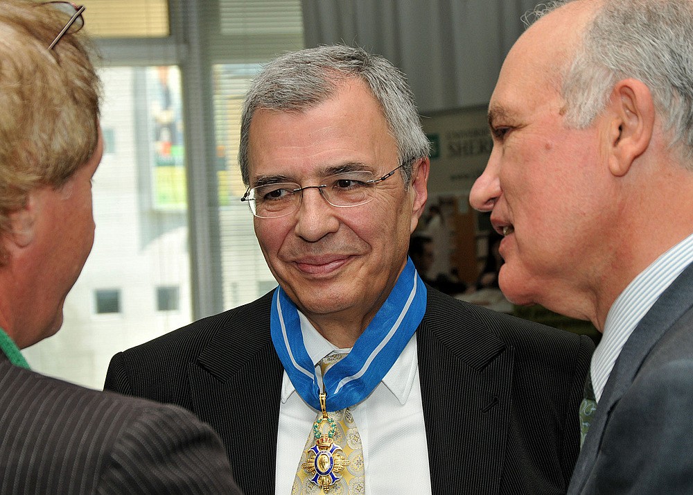 Au centre, Javier Teijeira.