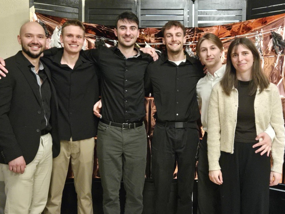 Les deux &eacute;quipes repr&eacute;sentant le D&eacute;partement de g&eacute;omatique appliqu&eacute;e &eacute;taient compos&eacute;es de J&eacute;r&eacute;mie Blain, Samuel Morin, Olivier Larocque, Nicolas Paquet, Nicolas Gauthier et Kim Tr&eacute;cherel.