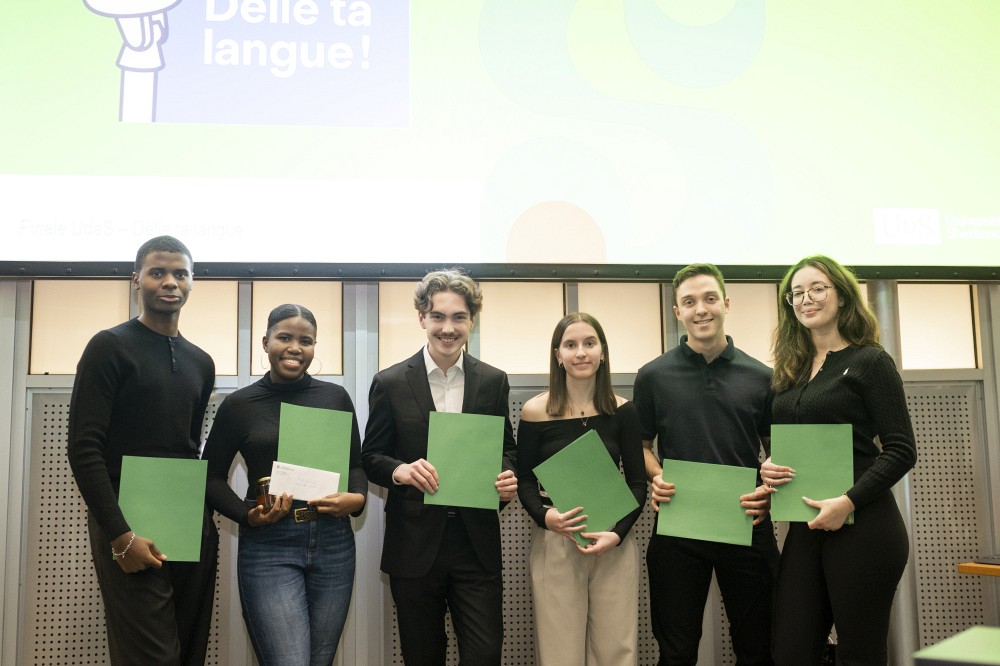 Franck T&eacute;touom,&nbsp;Wadlonde Louis,&nbsp;Rapha&euml;l Paill&eacute;,&nbsp;Laurie C&ocirc;t&eacute; Lemay,&nbsp;Henri Fluet-Gendron et&nbsp;Aya Bellite, finalistes au concours d'&eacute;loquence 2024.