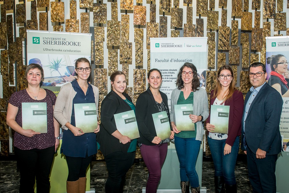 Les boursi&egrave;res de la Fondation de l'UdeS aux 2e et 3e cycles, en compagnie du doyen Pr Serge Striganuk. De g. &agrave; d. : Cinthia Brochu, Catherine Gauthier, Joannie Chass&eacute;, Genevi&egrave;ve Labont&eacute;, Marianne Durocher, Anne-Marie Lambert. R&eacute;cipiendaires absents :&nbsp;Ahmed Abd Allah Shalby,&nbsp;G&eacute;raldine Heilporn et&nbsp;Julie Gu&eacute;rin.