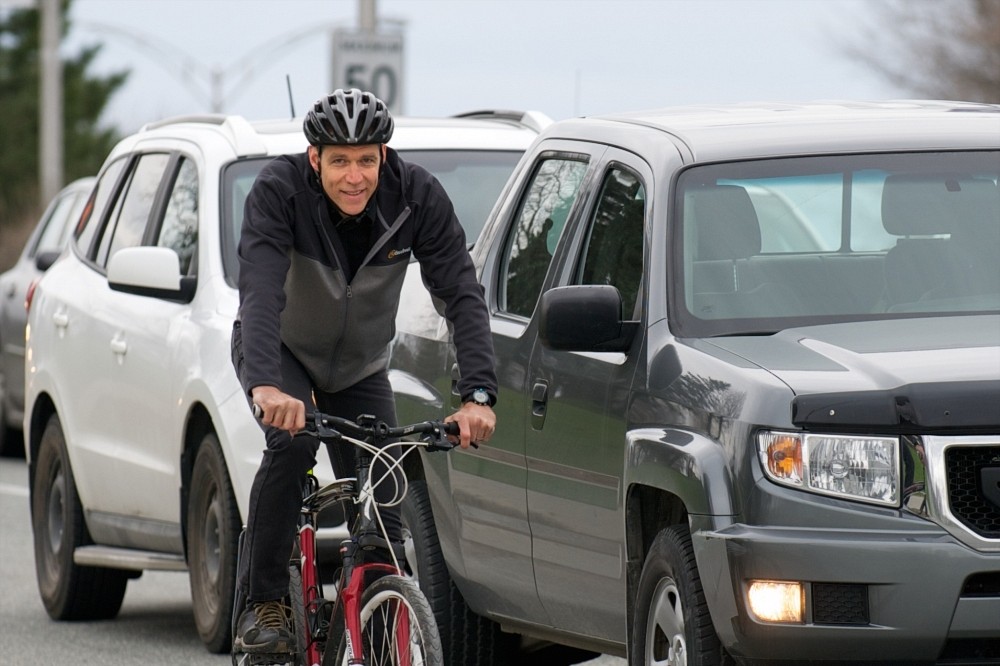 Avec des coll&egrave;gues chercheurs, le professeur associ&eacute; au D&eacute;partement de g&eacute;omatique Jean-Fran&ccedil;ois Bruneau a propos&eacute; une approche d'&eacute;lectrification des transports au Michelin Challenge Bibendum, un forum mondial o&ugrave; sont men&eacute;es annuellement des r&eacute;flexions sur la mobilit&eacute; de demain. 