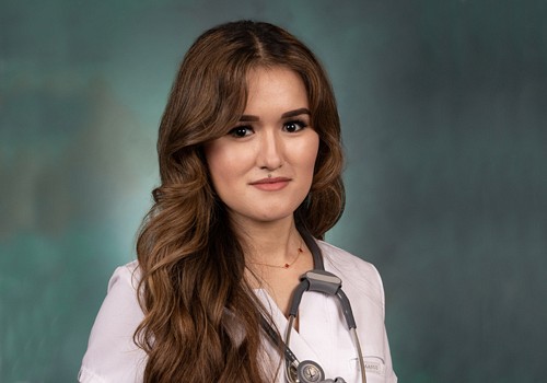 En raison de son parcours qui l&rsquo;a amen&eacute;e dans plusieurs pays avant de s&rsquo;&eacute;tablir au Canada, Roshan Alizada parle pas moins de six langues.