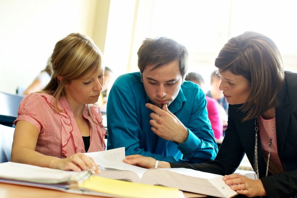 L&rsquo;UdeS re&ccedil;oit aussi la meilleure cote au Canada pour la qualit&eacute; des services p&eacute;dagogiques, des services d&rsquo;information professionnelle et d&rsquo;orientation, de ses biblioth&egrave;ques ainsi que des services de pr&eacute;paration &agrave; la carri&egrave;re et de placement.