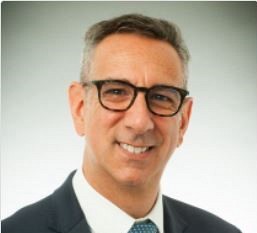 Pr &Eacute;ric Lavoie, p&eacute;diatre