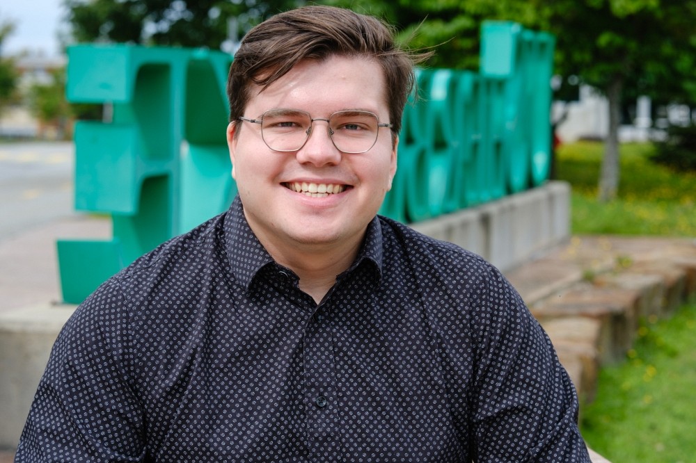 Marc-Olivier Gosselin is a doctoral student in chemistry, working on a joint thesis project between the CNRS and the UdeS.