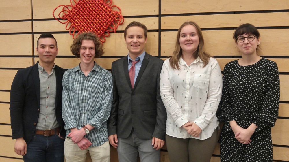 De gauche &agrave; droite&nbsp;: David Tea (enseignant), Damien B&eacute;rub&eacute;, Marton Besze, Simone Bourque et Emily Dupuis.