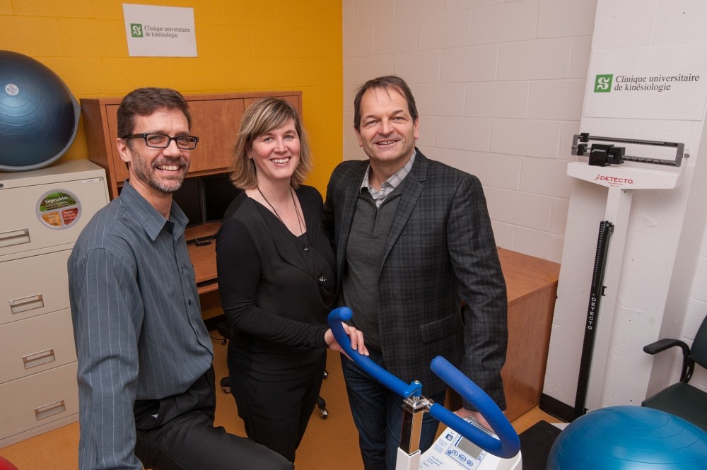 Pierre Boulay, professeur responsable du nouveau service, Isabelle Dionne, doyenne de la FASAP et Jean-Pierre Boucher, directeur du Centre sportif.