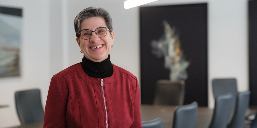 La professeure Annick Lenoir s'int&eacute;resse au point de vue des personnes, qu'elles soient &eacute;tudiantes, usag&egrave;res de services, intervenantes dans la communaut&eacute; ou coll&egrave;gues &agrave; l'&Eacute;cole de travail social.