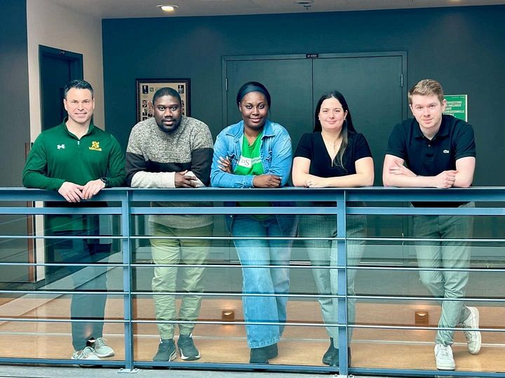 Pr Olivier Caya, Achy Pierre-Alain Freddy Aie, Riphate Ntumba Bajija, Caroline Dupuy et Charles Arsenault