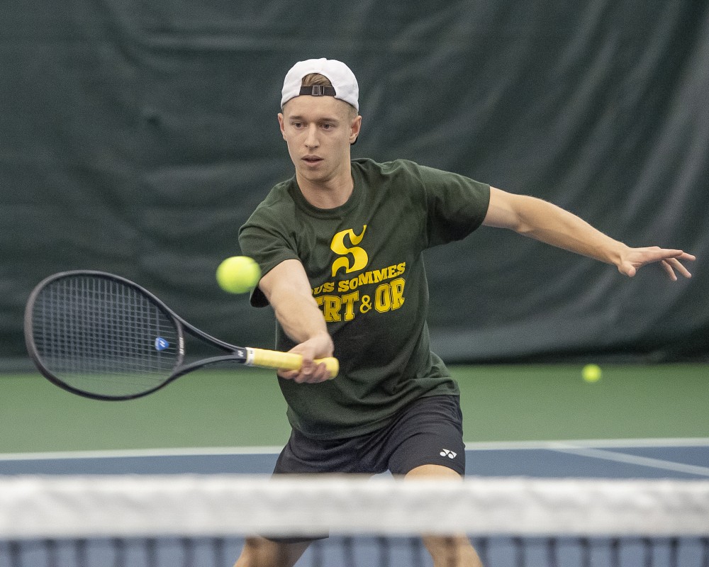 Photo : Yves Longpr&eacute;