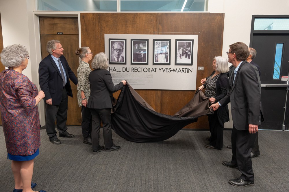 Le d&eacute;voilement de la nouvelle d&eacute;signation toponymique du Hall du Rectorat Yves-Martin s'est tenu le mardi 30 avril 2024.