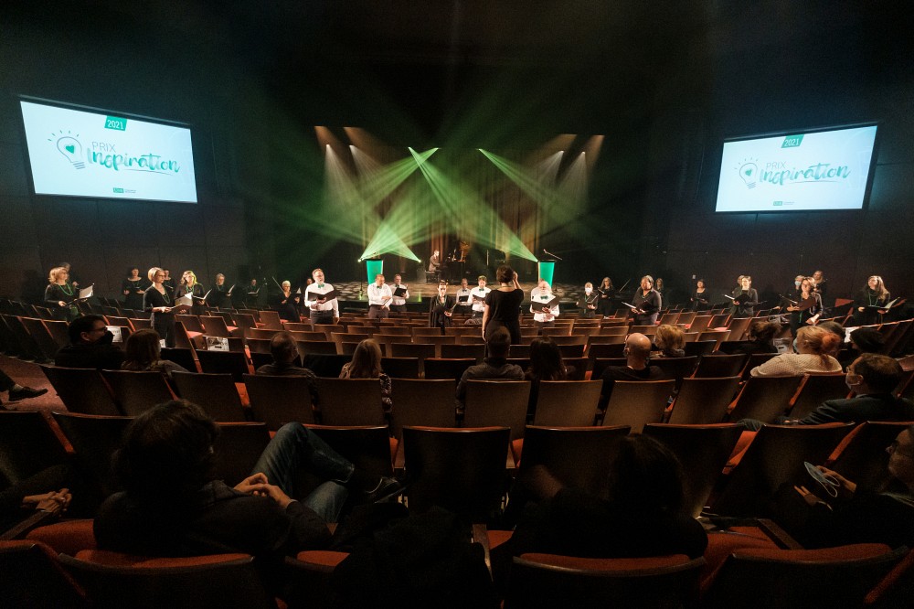 Apr&egrave;s plus d'une ann&eacute;e de pause forc&eacute;e, les choristes du Ch&oelig;ur Campus de l'UdeS ont &agrave; nouveau uni leurs voix &agrave; l'occasion de cette 5e c&eacute;r&eacute;monie des Prix Inspiration.
