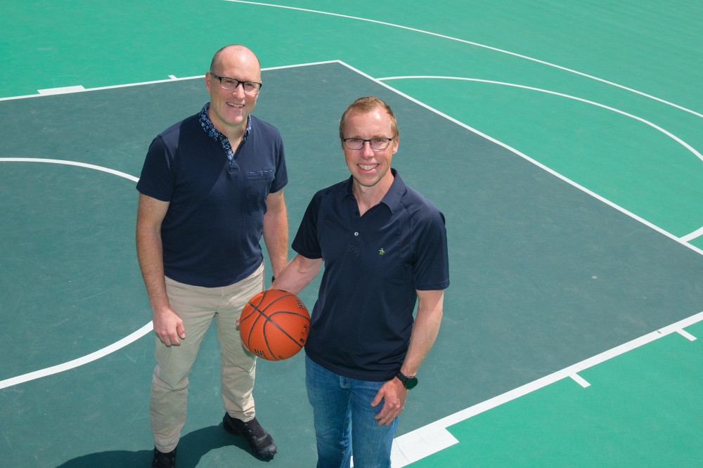 Pr Sylvain Turcotte, titulaire de la Chaire et Pr F&eacute;lix Berrigan, cotitulaire