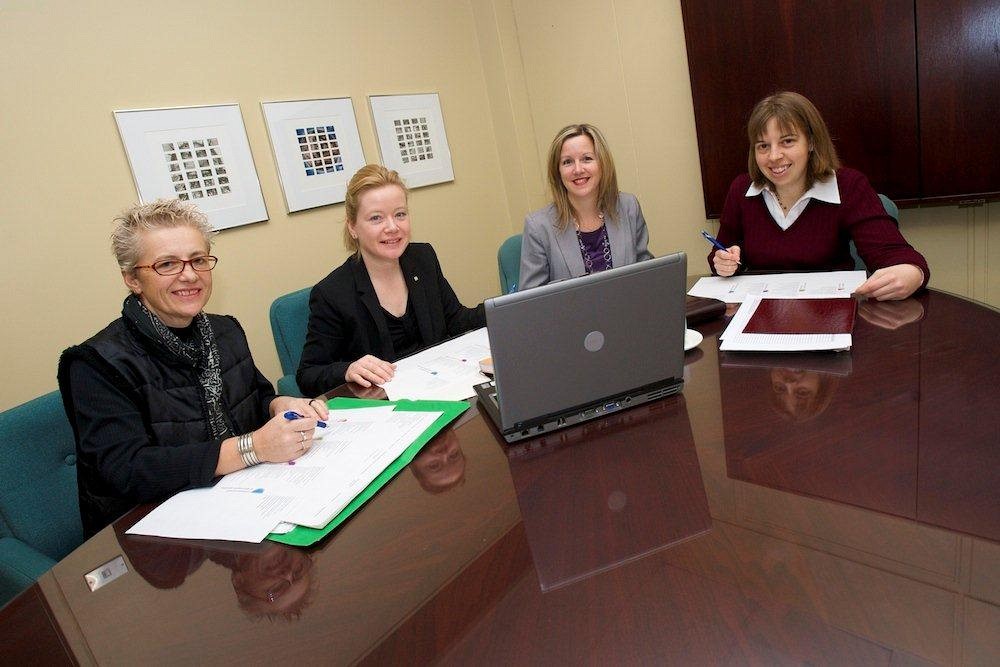 Francine Choquette, du BLEU, Patricia Fournier, du vice-rectorat &agrave; la recherche, Lyne Fortin, du Service des ressources humaines et financi&egrave;res, et Jos&eacute;e Maffett, du Service de la recherche et de la cr&eacute;ation.