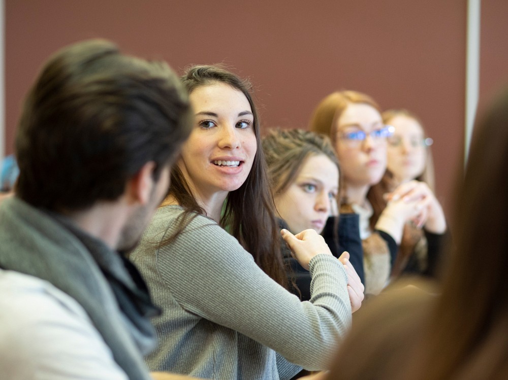 Le cours FEM110 a &eacute;t&eacute; d&eacute;velopp&eacute; pour les programmes multidisciplinaires en &eacute;tudes f&eacute;ministes et des genres.