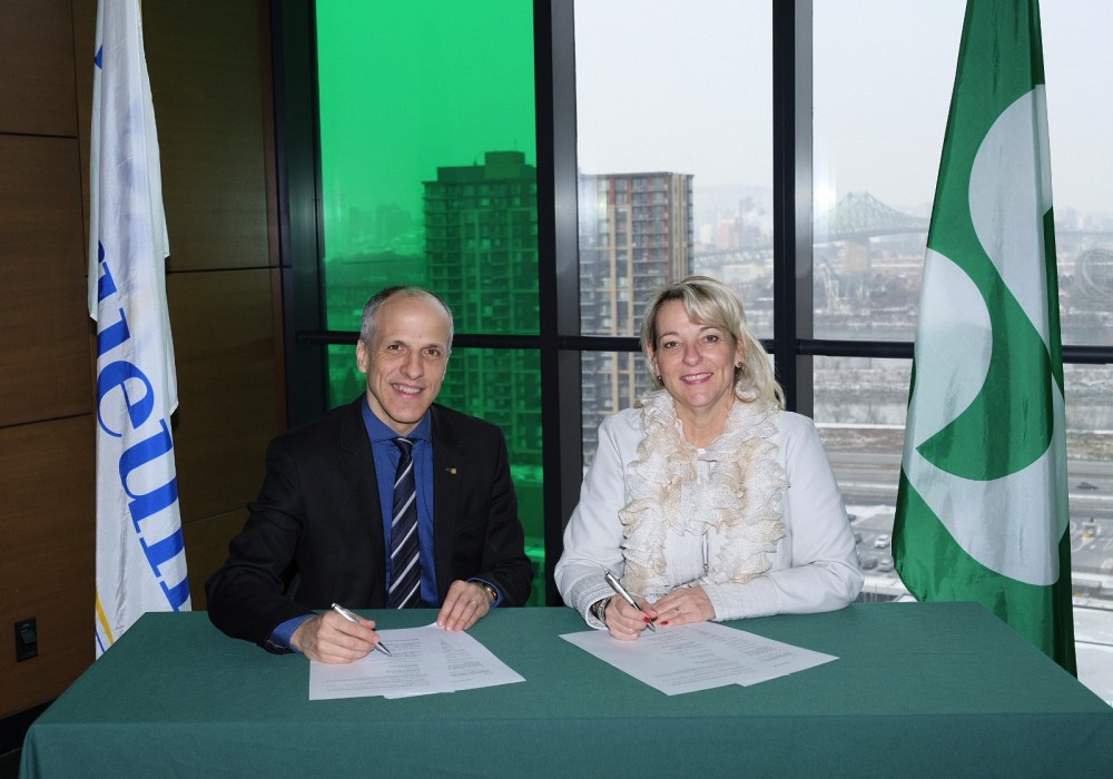 Le recteur de l&rsquo;UdeS, le professeur Pierre Cossette, et la mairesse de Longueuil, Sylvie Parent, ont proc&eacute;d&eacute; aujourd&rsquo;hui &agrave; la signature officielle de cette nouvelle entente de partenariat.