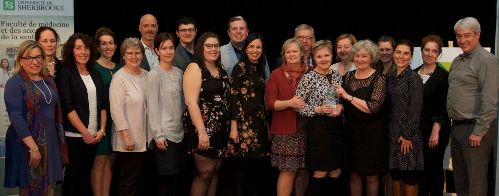 F&eacute;licitations &agrave; toute l&rsquo;&eacute;quipe de l&rsquo;&Eacute;cole des sciences infirmi&egrave;res.Photo prise avant la Covid-19.