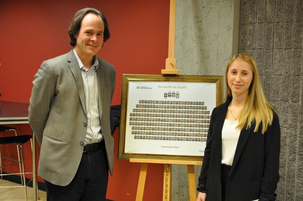 Le doyen S&eacute;bastien Lebel-Grenier et la repr&eacute;sentante de la promotion, Davina Bastarache.