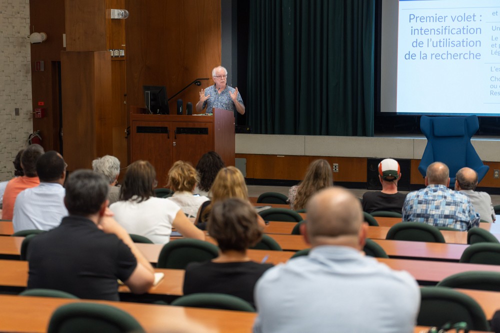 Rencontre avec le professeur &eacute;m&eacute;rite Claude Lessard &agrave; la Facult&eacute; d'&eacute;ducation