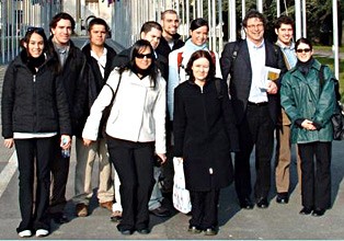 Les étudiants accompagnés de Pierre Binette, professeur et coordonnateur du projet.